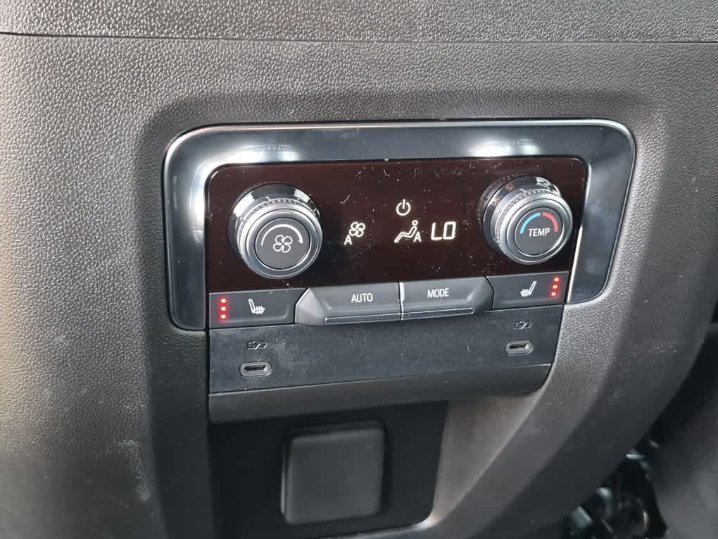 2026 GMC Yukon Denali - Photo 11