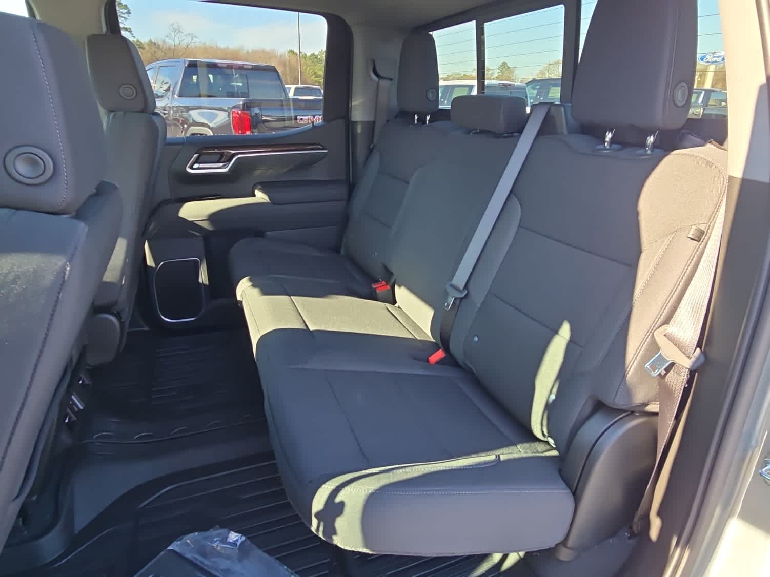 2026 GMC Sierra 1500 SLE - Photo 9