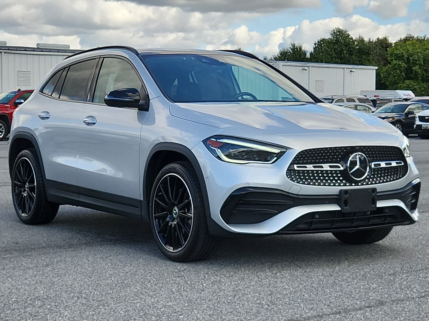 2023 Mercedes Benz GLA 250 4MATIC photo 2