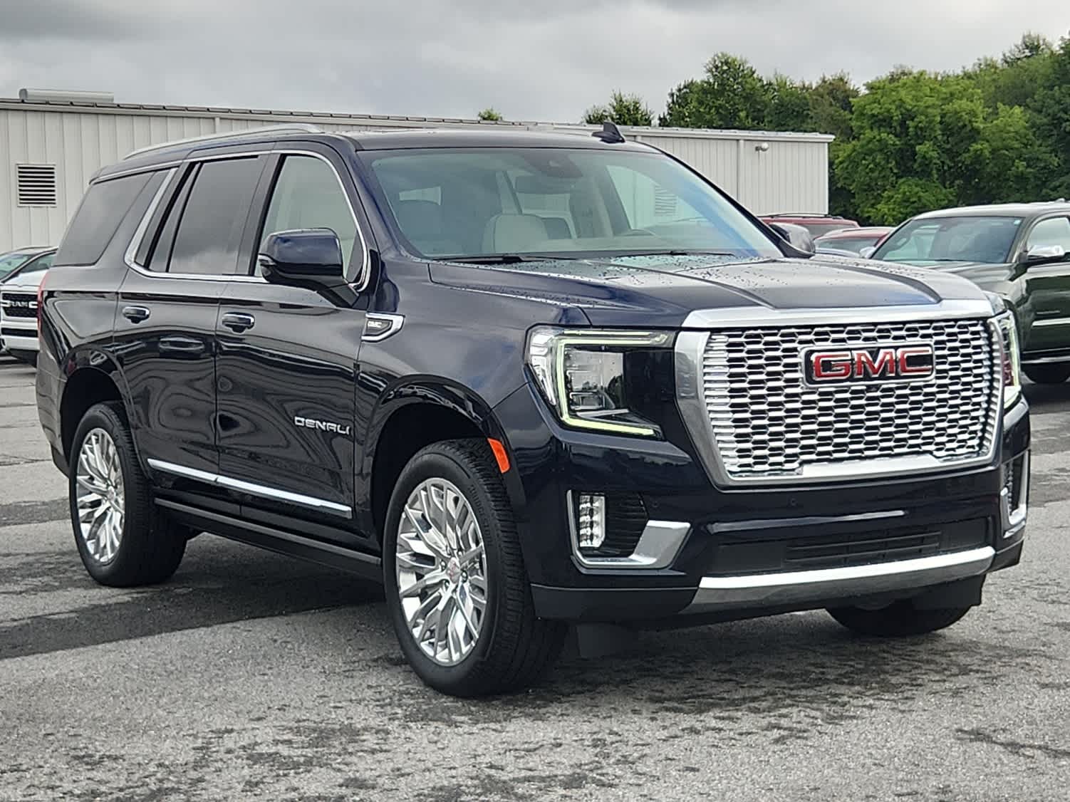2024 Gmc Yukon Denali photo 2