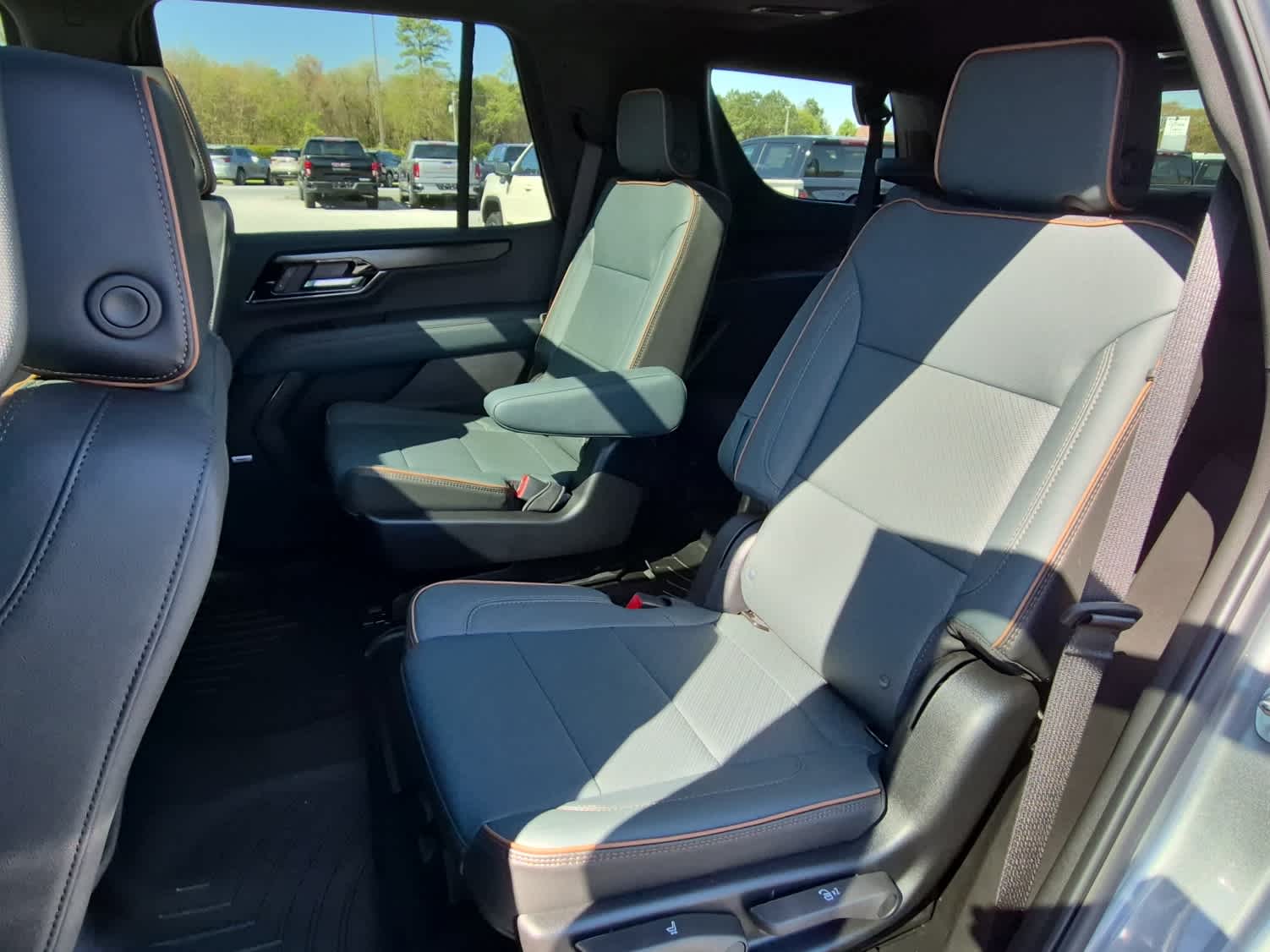 2026 GMC Yukon AT4 - Photo 10