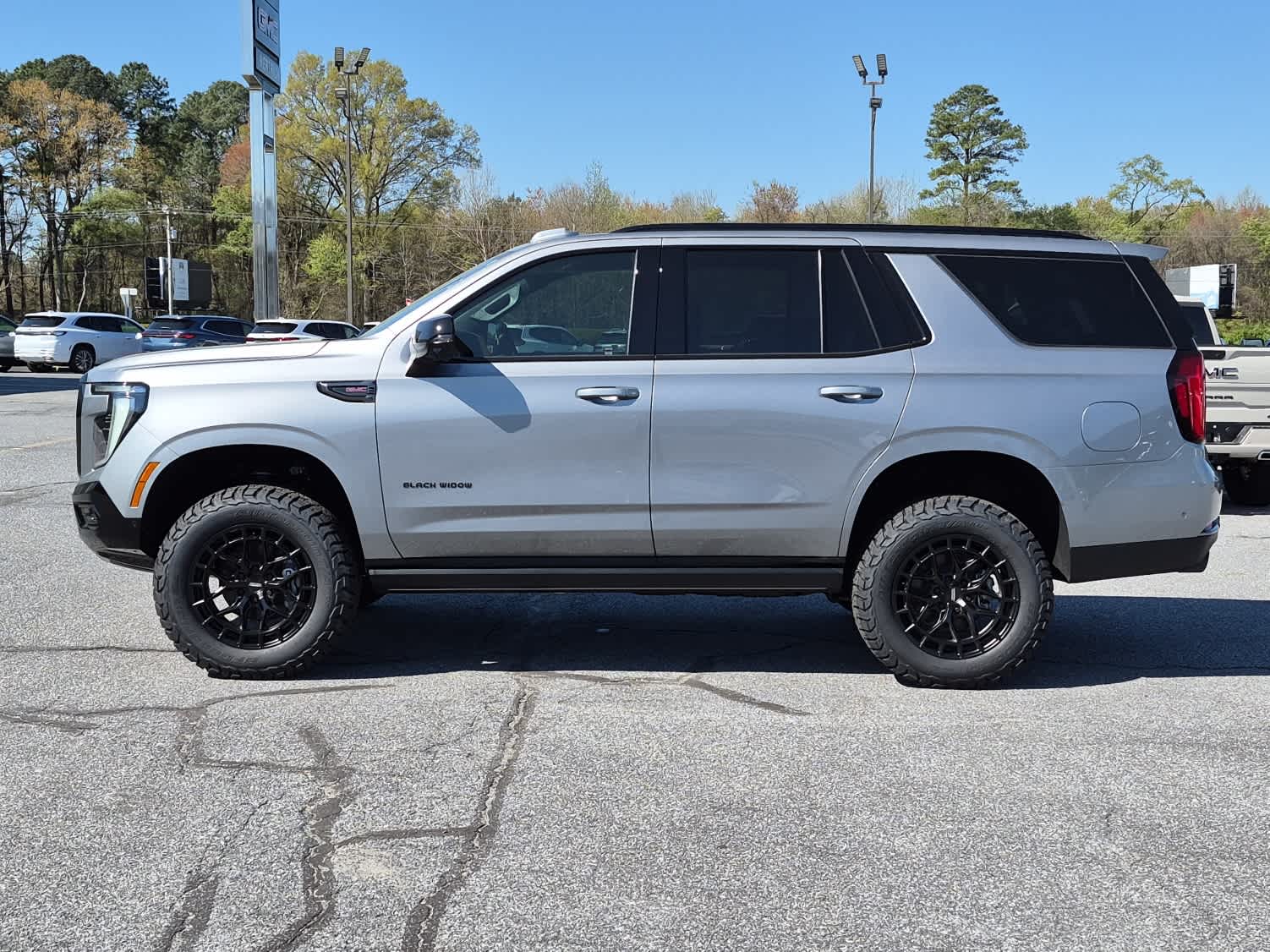 2026 GMC Yukon AT4 - Photo 7