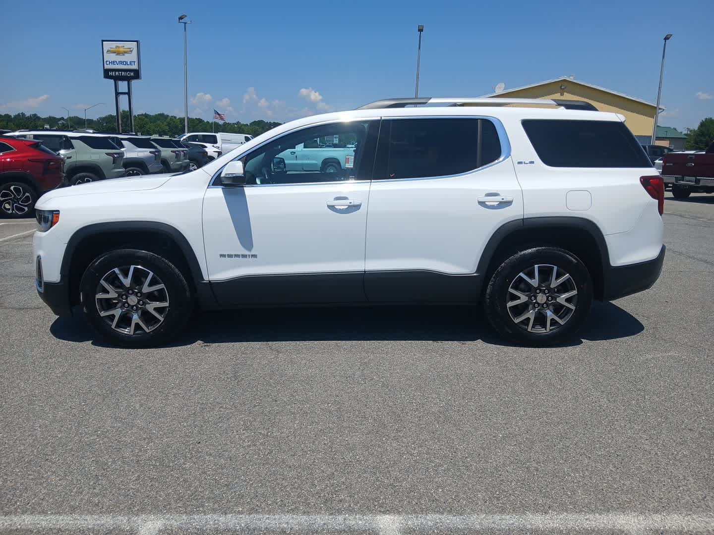 2022 Gmc Acadia SLE photo 2