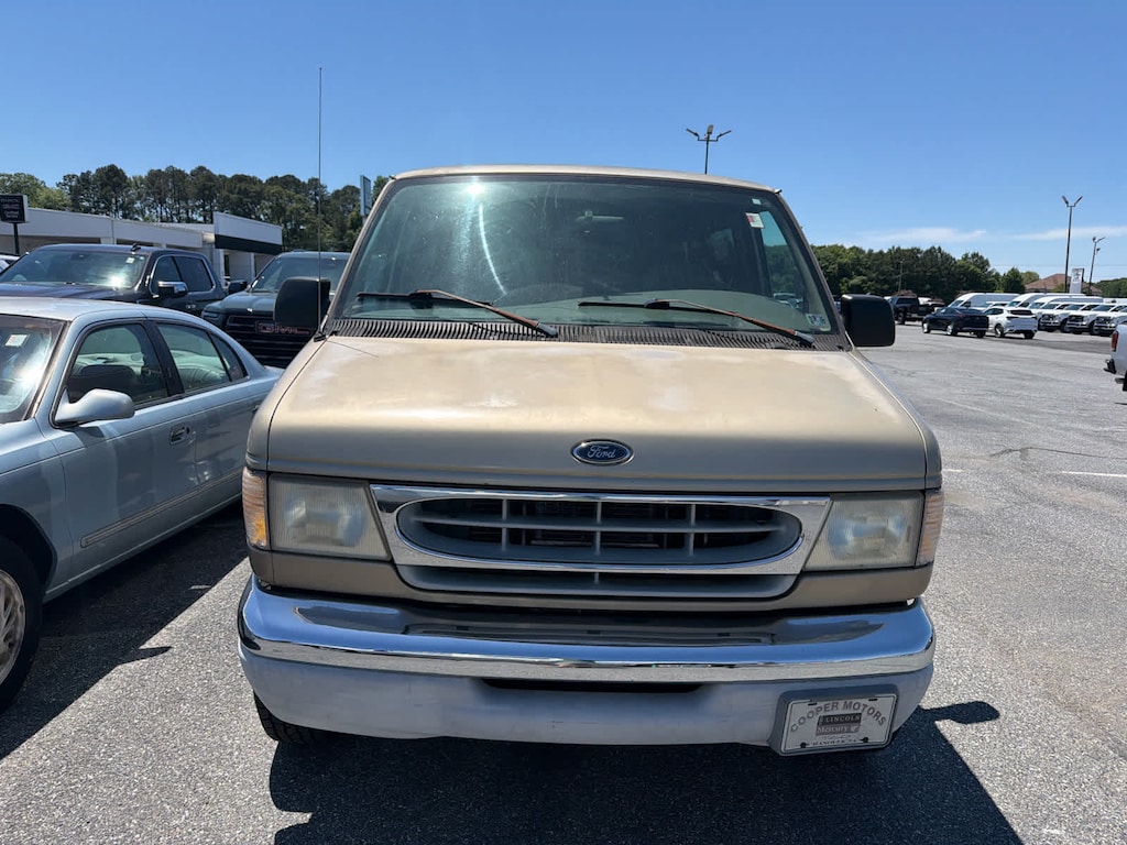 Used 1999 Ford Econoline Wagon XL