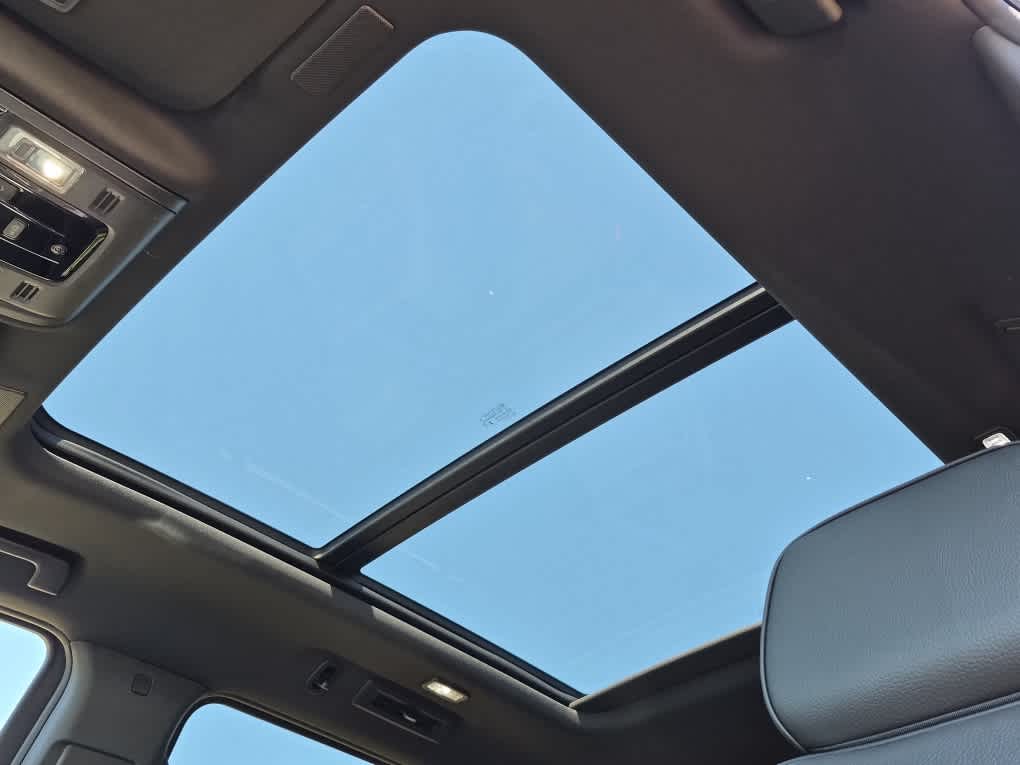2026 GMC Yukon XL Denali - Photo 14