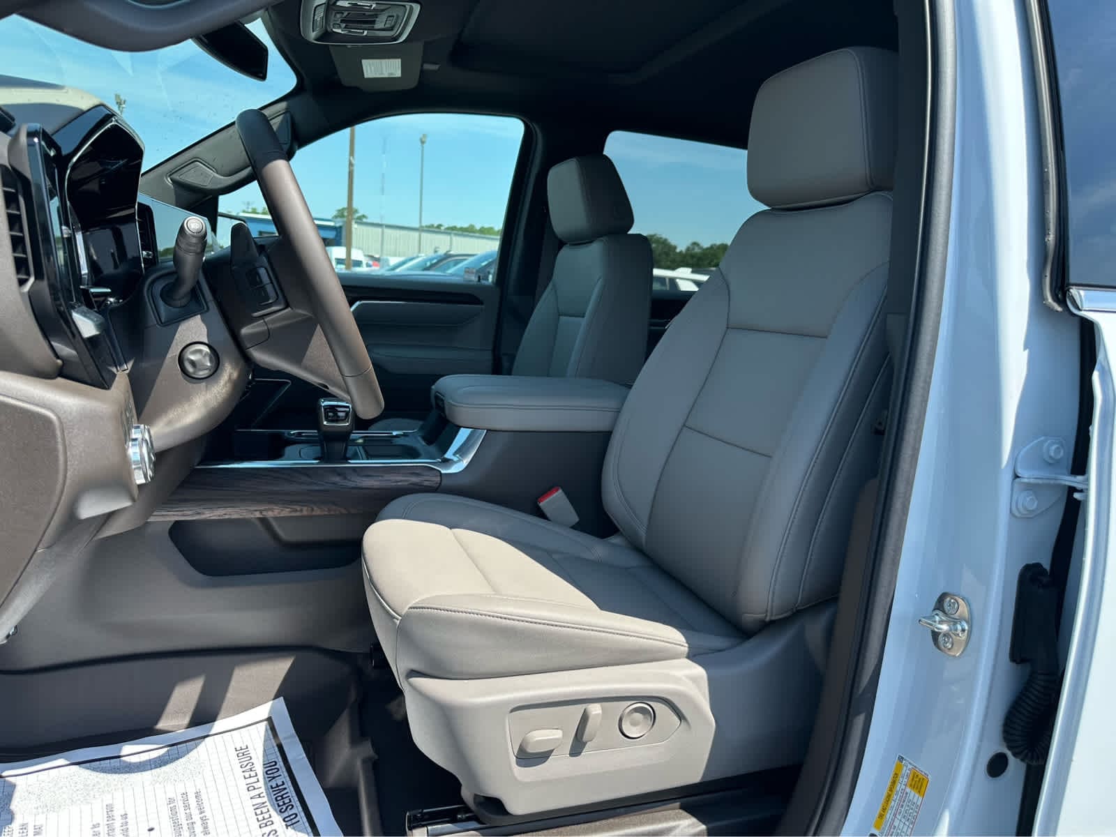 2026 GMC Sierra 1500 SLT - Photo 11