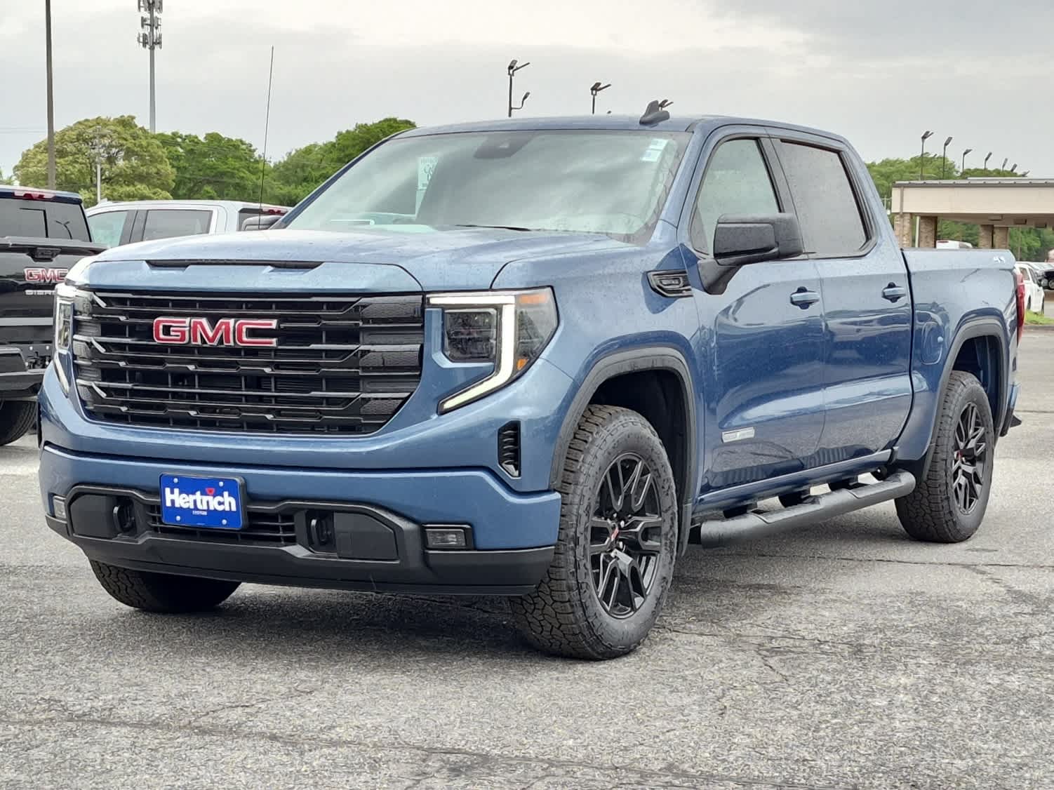 2026 GMC Sierra 4WD Crew Cab Short Box Elevation's photo