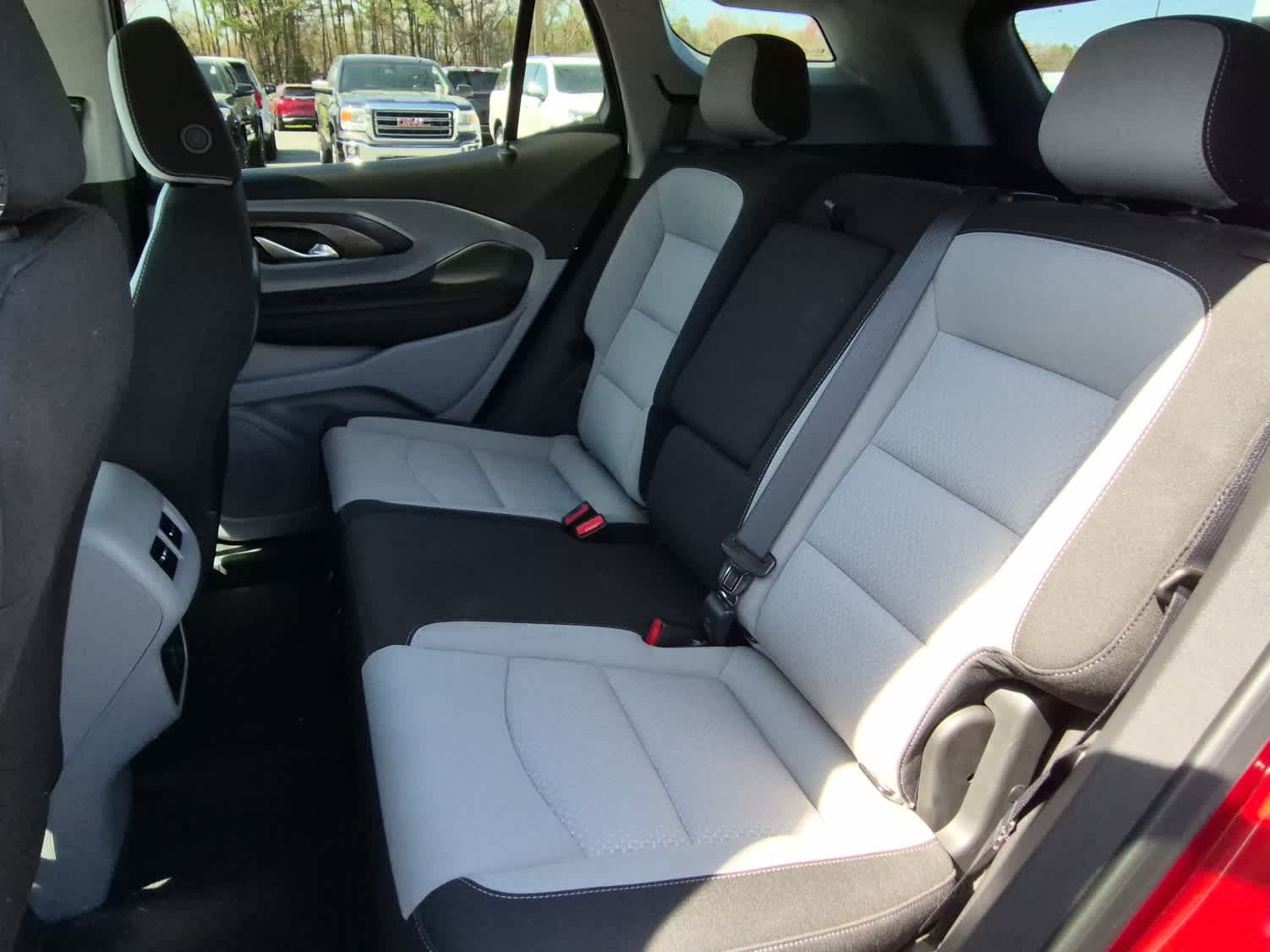 View vehicle photo 7