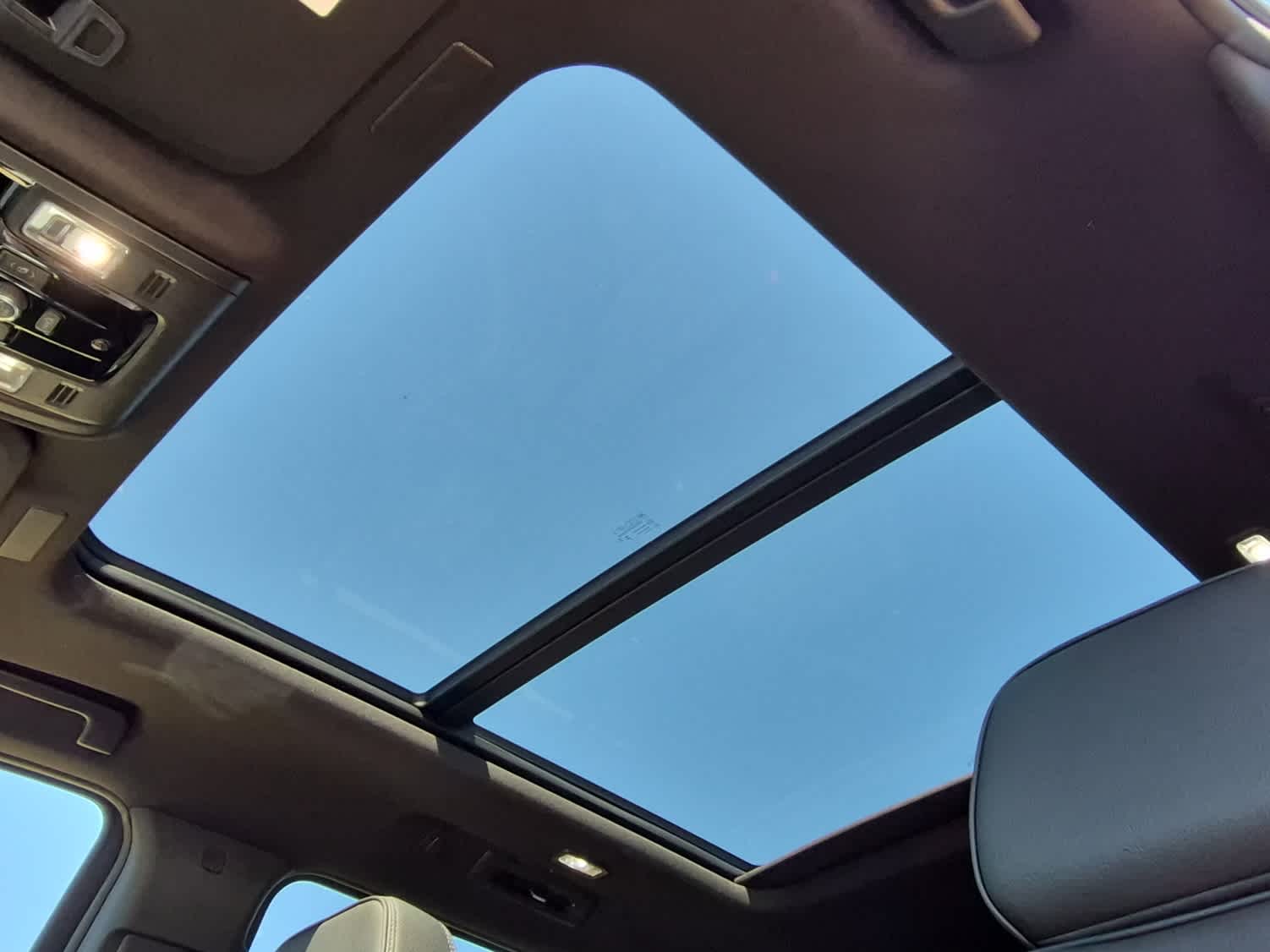 2026 GMC Yukon XL Denali - Photo 16