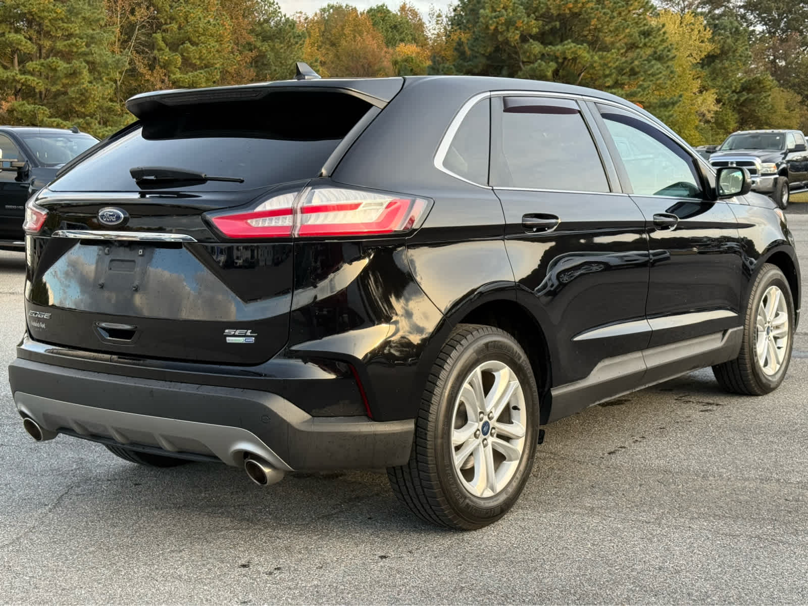 2020 Ford Edge SEL photo 3