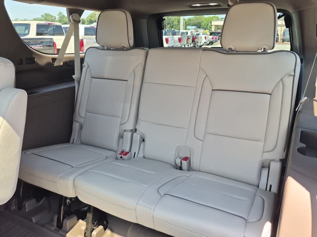 2026 GMC Yukon XL Denali - Photo 7