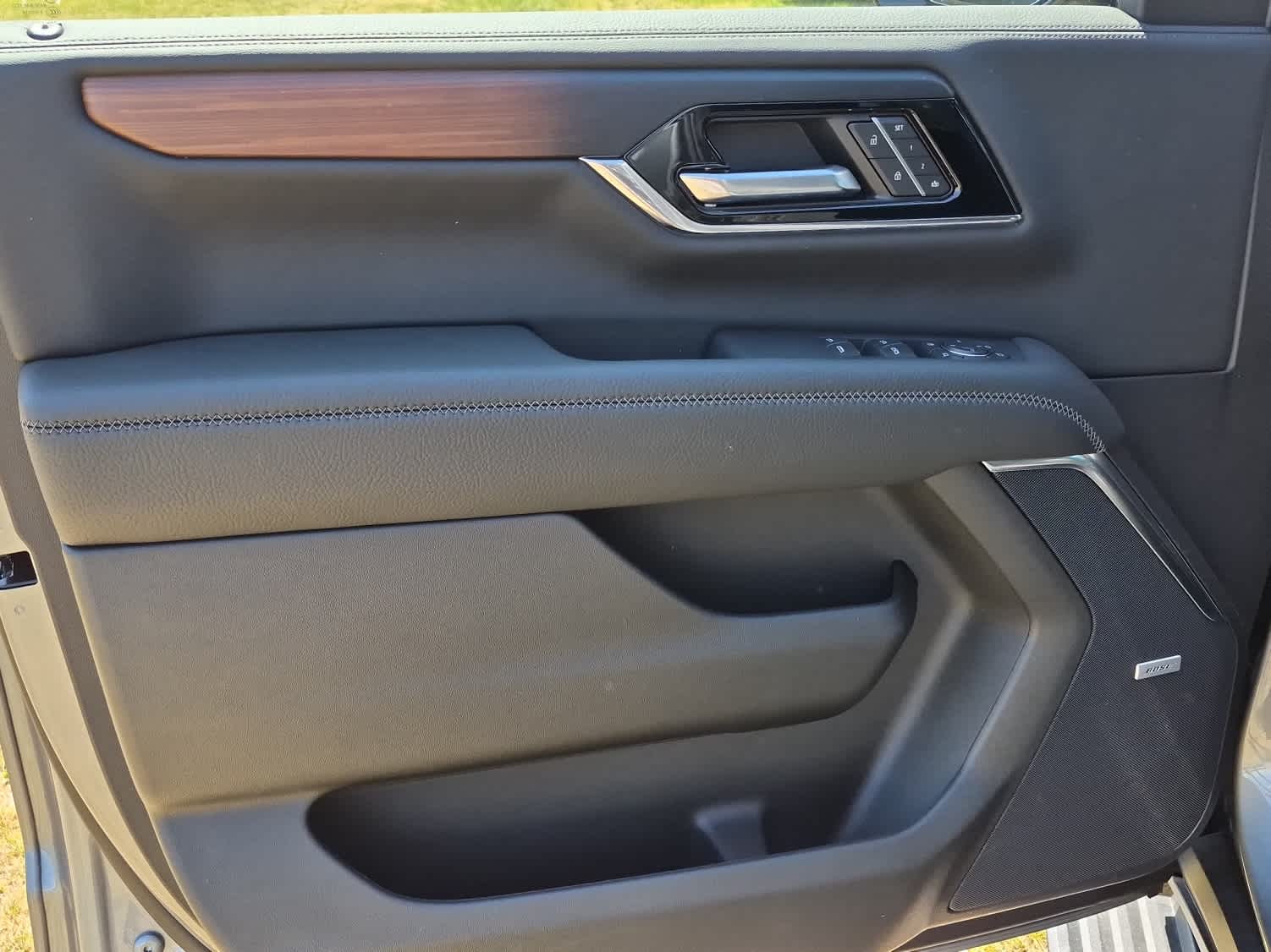 2026 GMC Yukon XL Denali - Photo 13