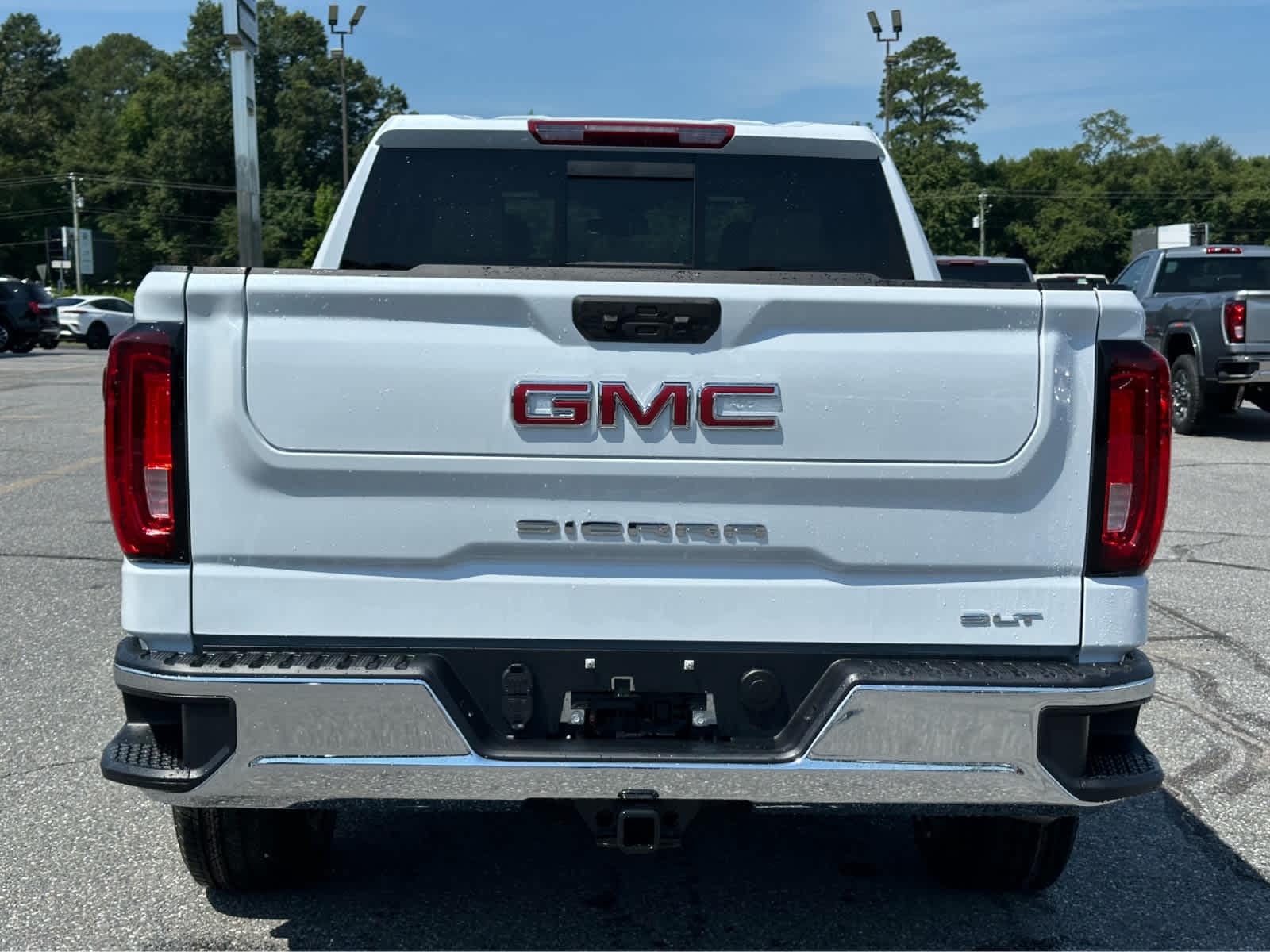 2026 GMC Sierra 1500 SLT - Photo 8