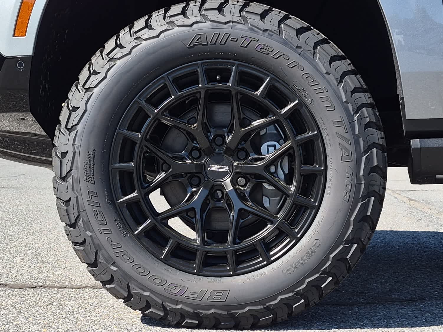 2026 GMC Yukon AT4 - Photo 8