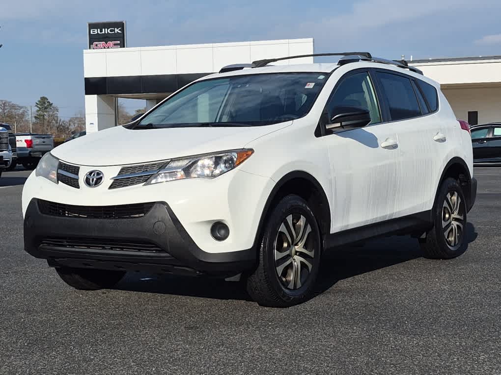 2015 Toyota RAV4 LE's photo