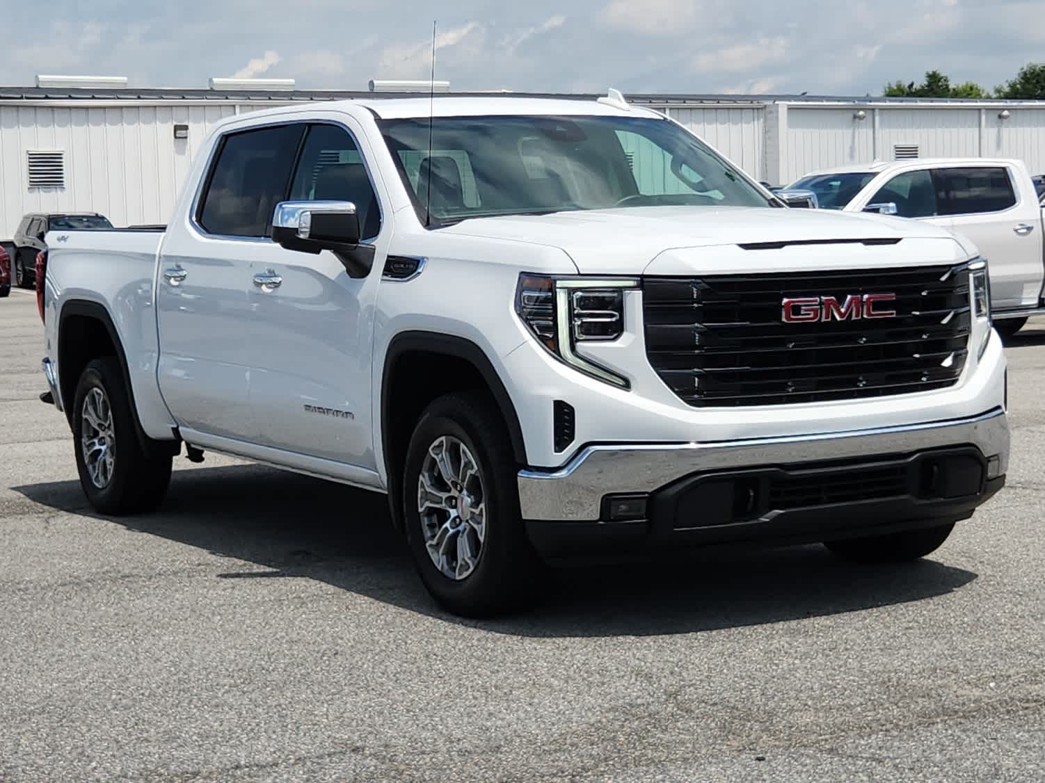 2024 Gmc Sierra 1500 SLT photo 2