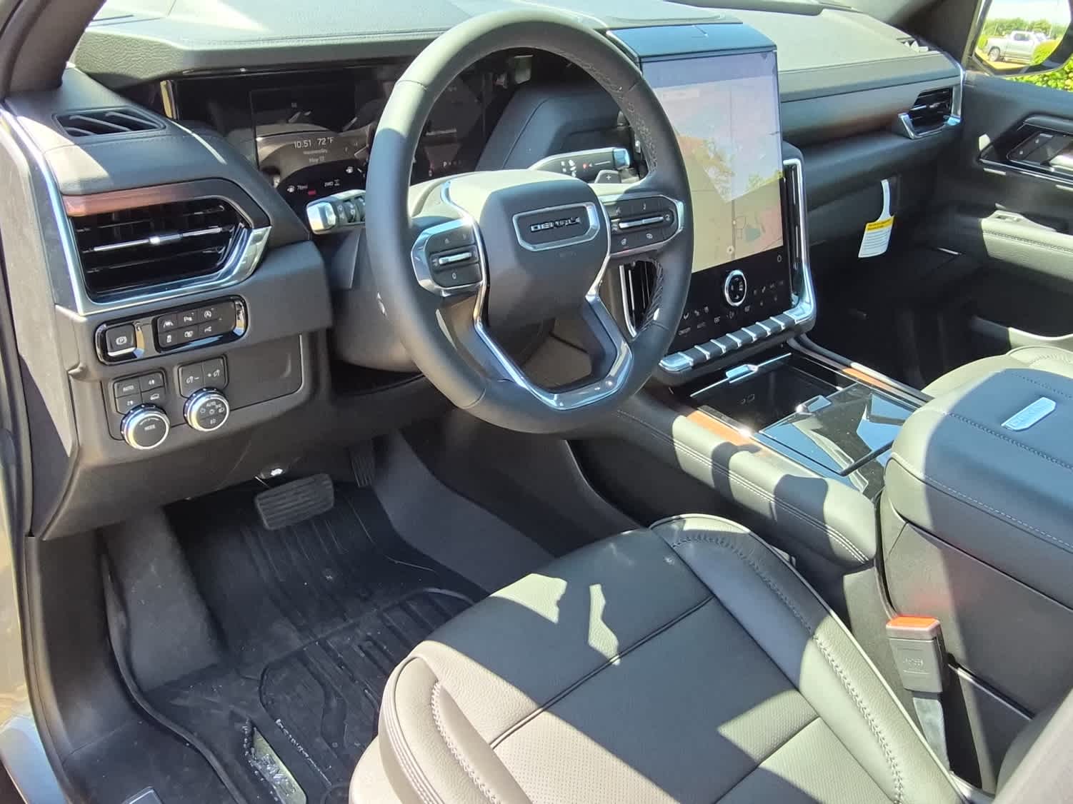 2026 GMC Yukon XL Denali - Photo 15
