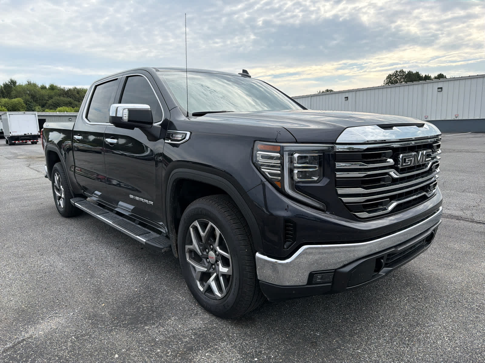 2023 Gmc Sierra 1500 SLT photo 3