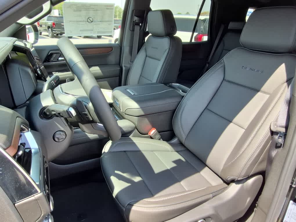 2026 GMC Yukon Denali - Photo 14