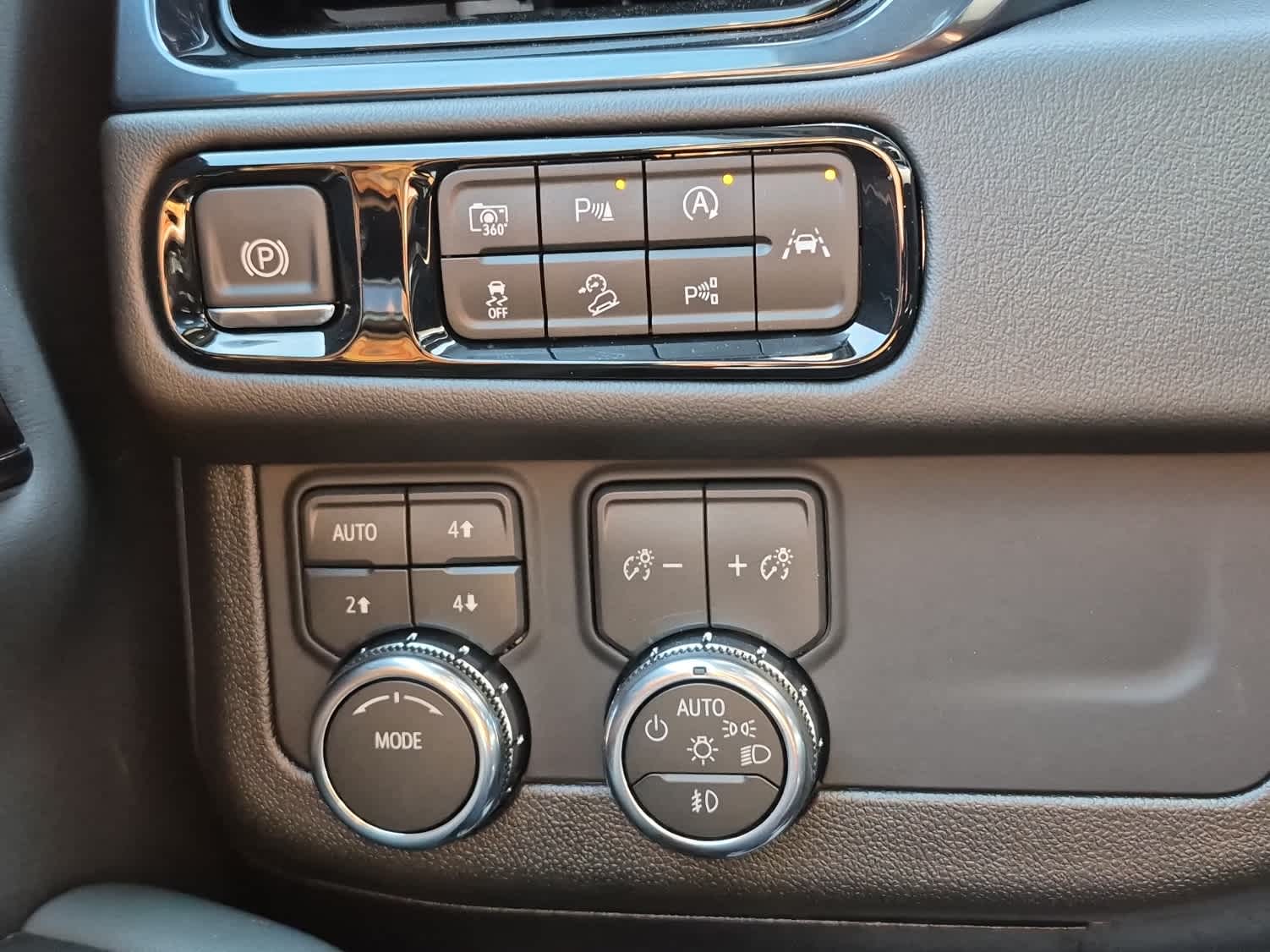 2026 GMC Yukon AT4 - Photo 21