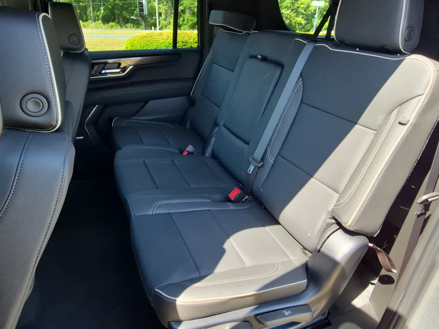2026 GMC Yukon XL Elevation - Photo 10