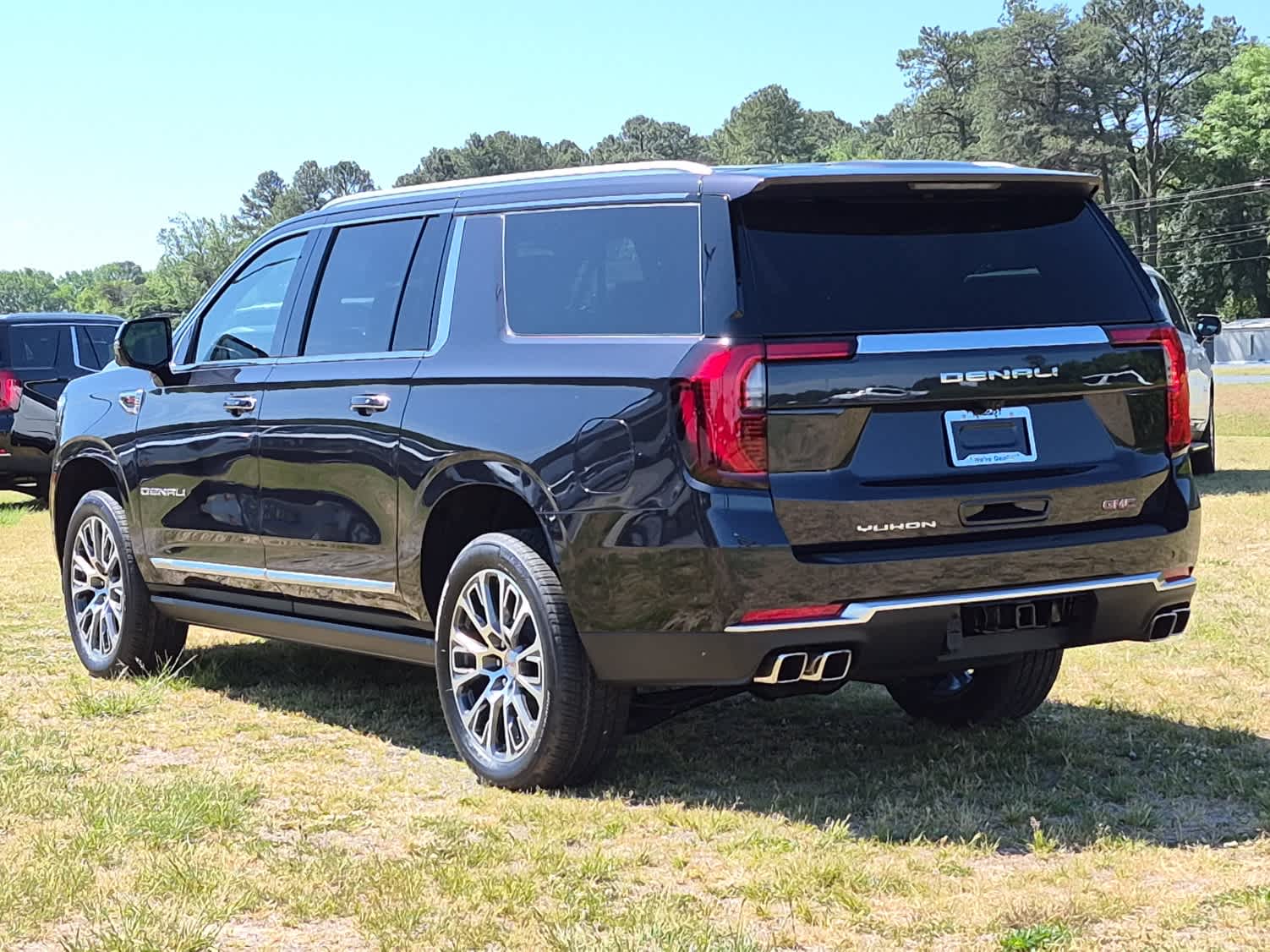 2026 GMC Yukon XL Denali - Photo 4