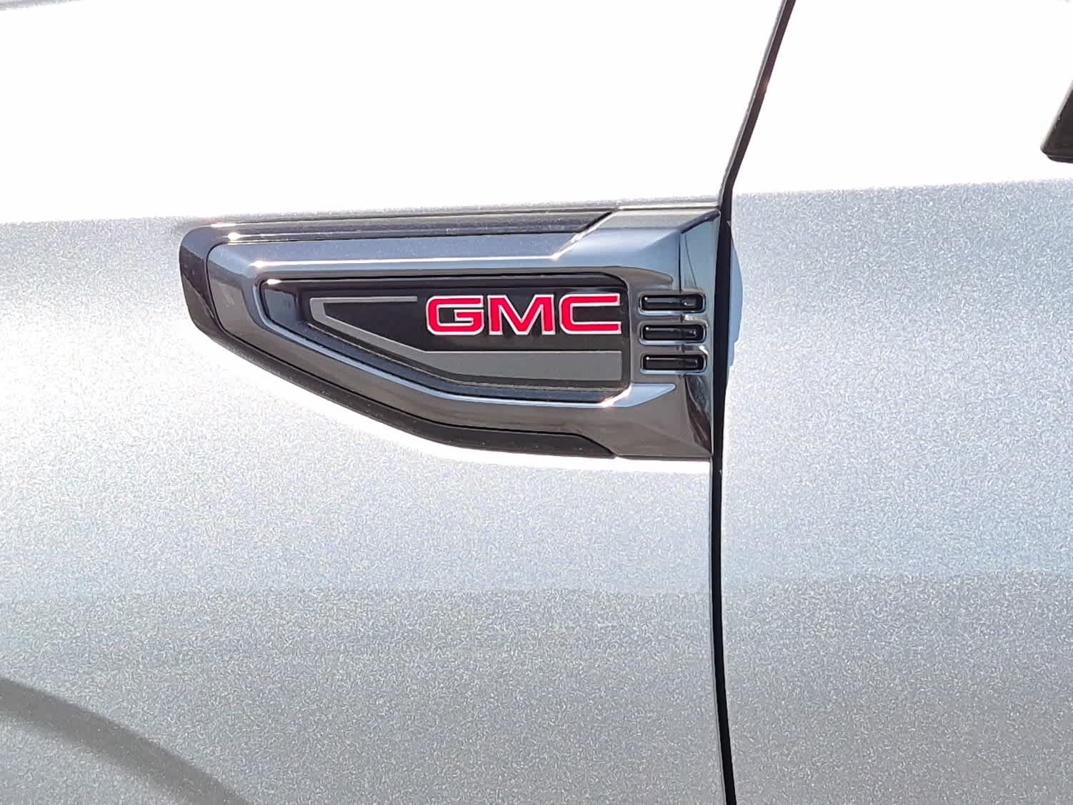 2026 GMC Yukon AT4 - Photo 24