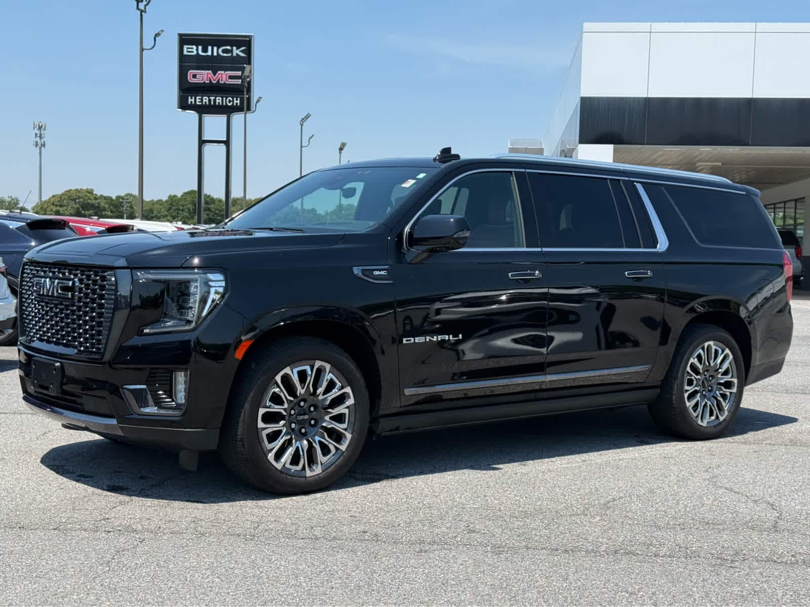 2023 GMC Yukon Denali Ultimate AWD's photo