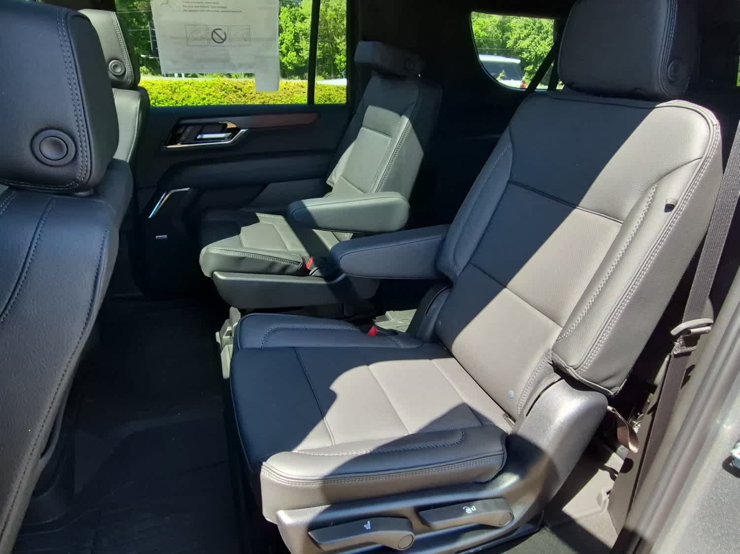 2026 GMC Yukon XL Denali - Photo 10