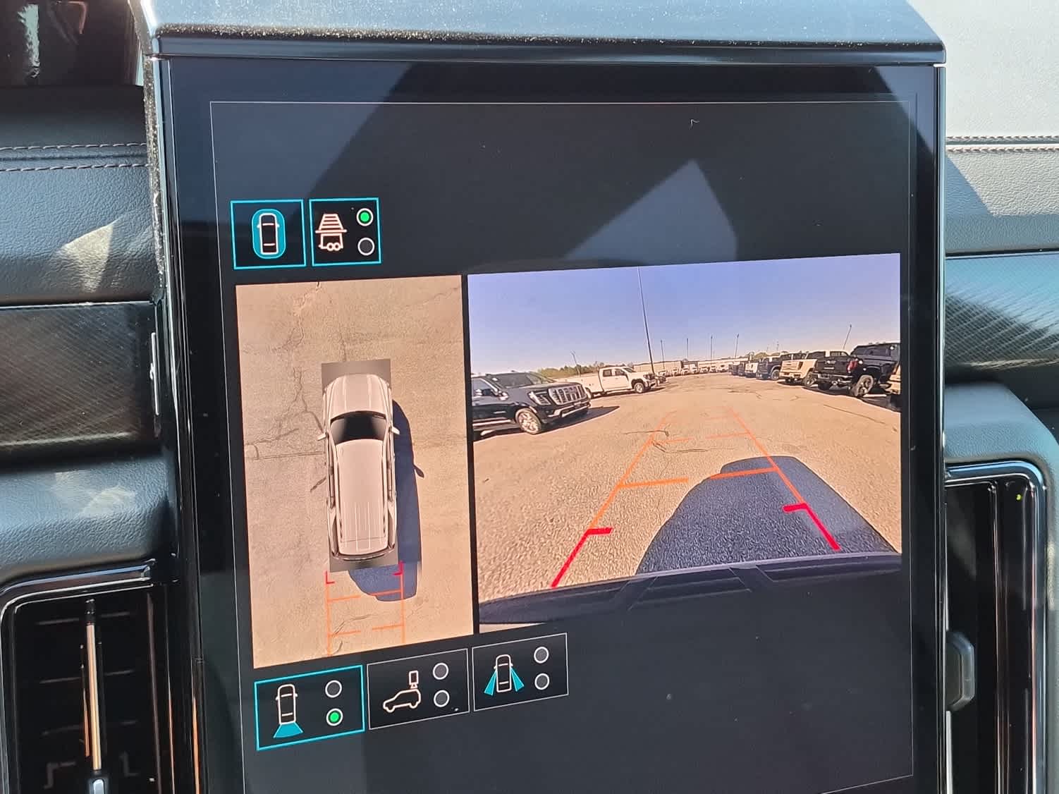 2026 GMC Yukon AT4 - Photo 18