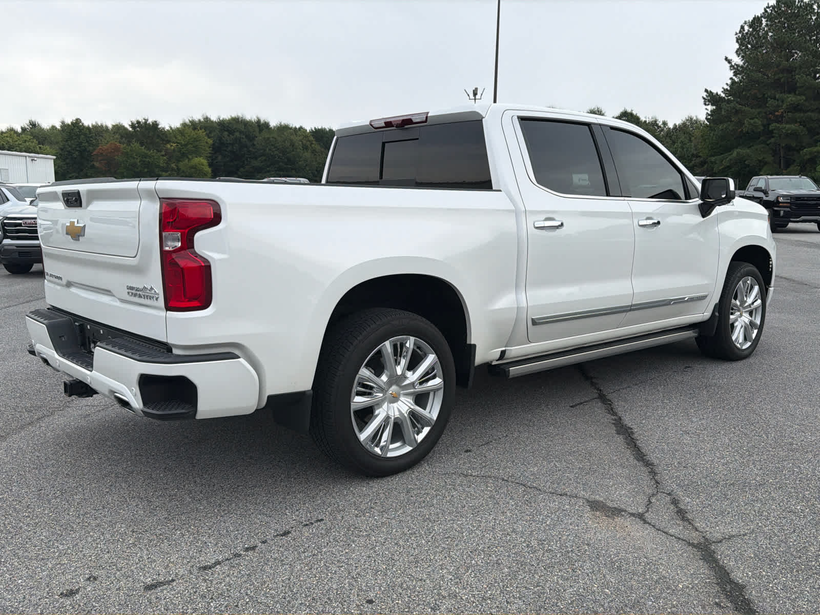 2024 Chevrolet Silverado 1500 High Country photo 4
