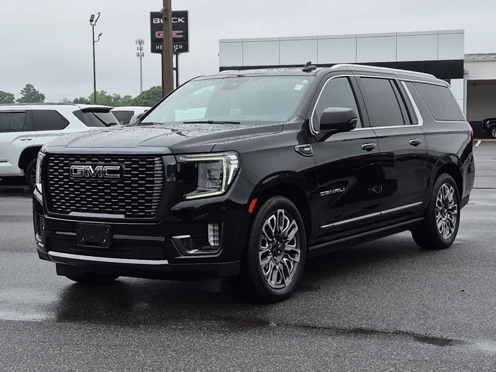 2023 GMC Yukon Denali Ultimate AWD's photo