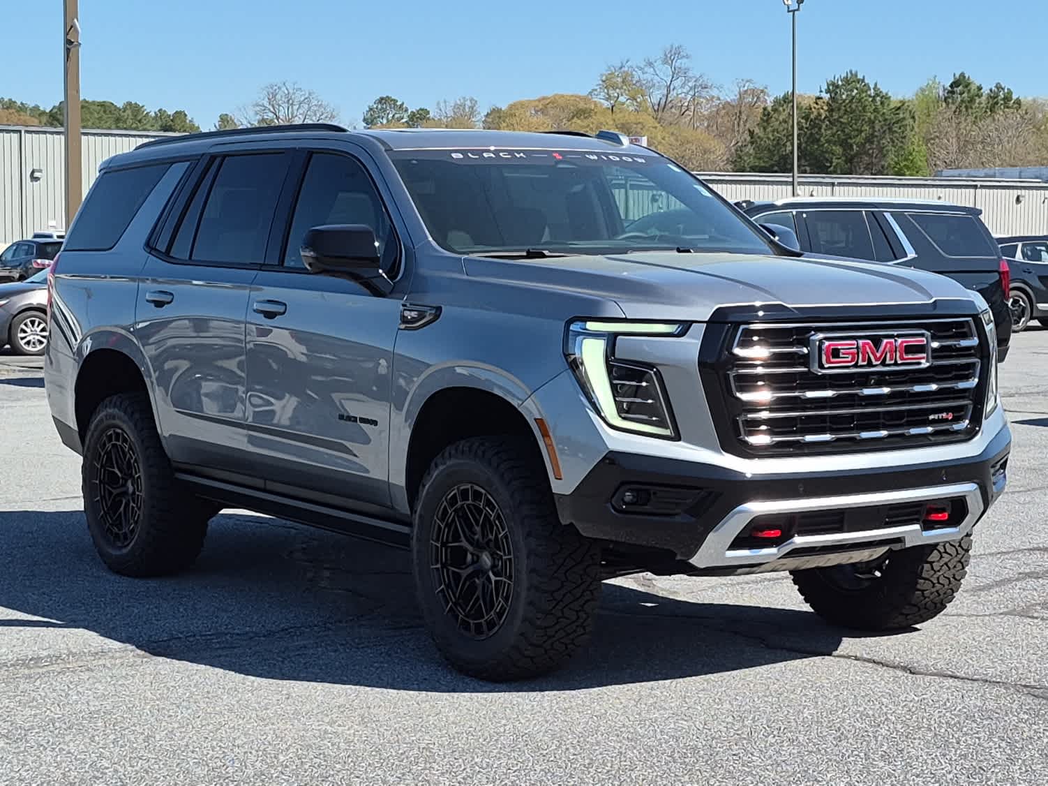 2026 GMC Yukon AT4 - Photo 3