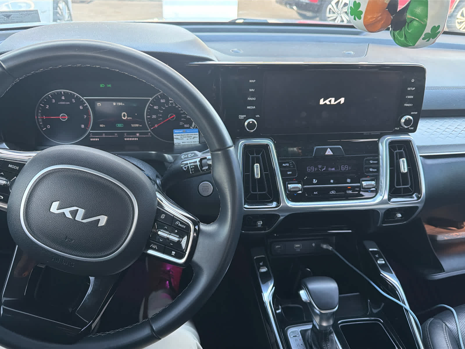 2022 Kia Sorento SX photo 3