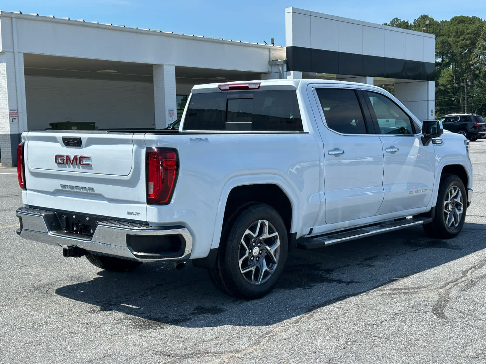 2026 GMC Sierra 1500 SLT - Photo 6
