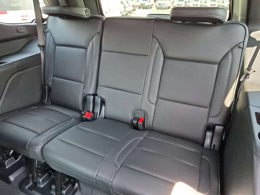 2026 GMC Yukon Denali - Photo 9