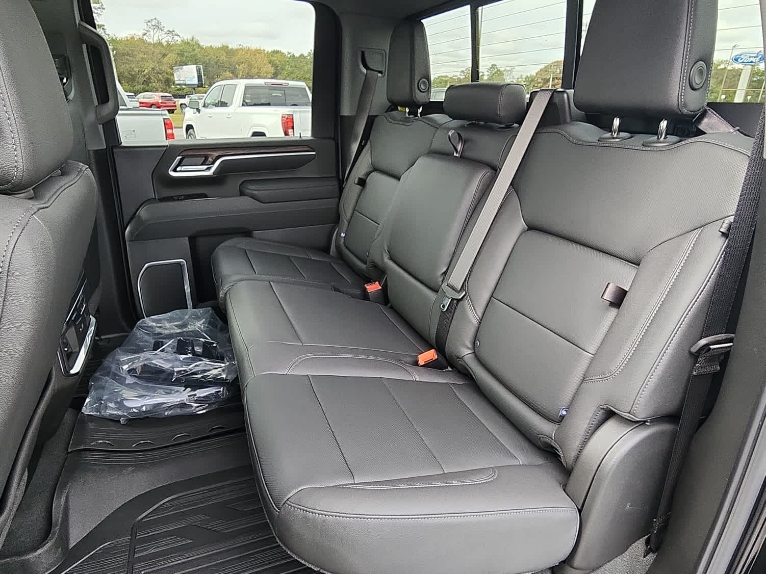 2026 GMC Sierra 2500HD SLT - Photo 9