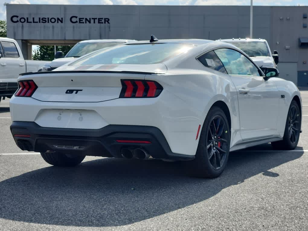 2025 Ford Mustang GT Premium photo 3