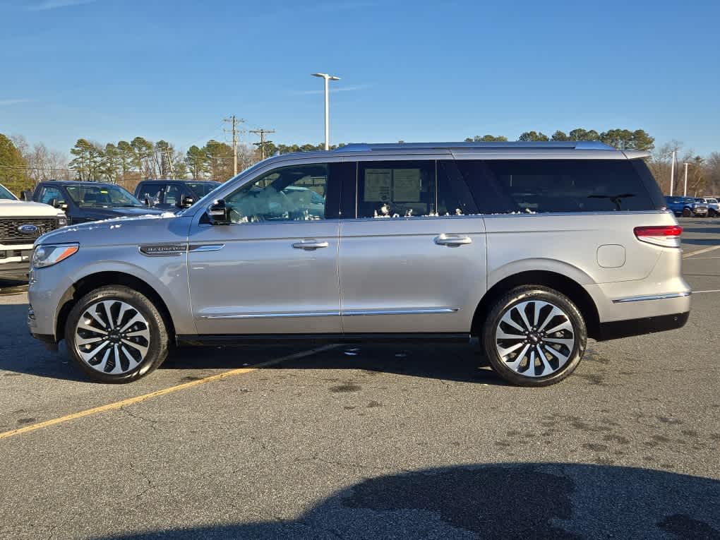 2024 Lincoln Navigator L L Reserve photo 2