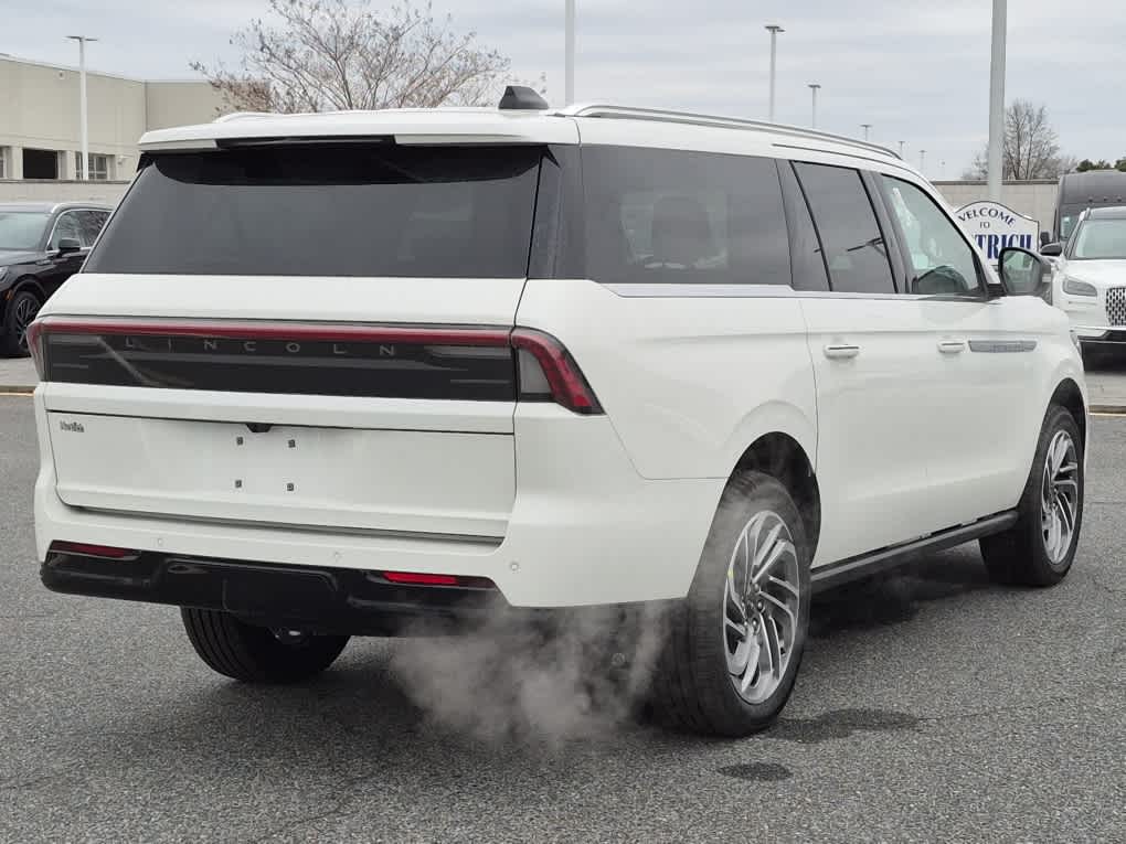 2026 Lincoln Navigator L photo 3