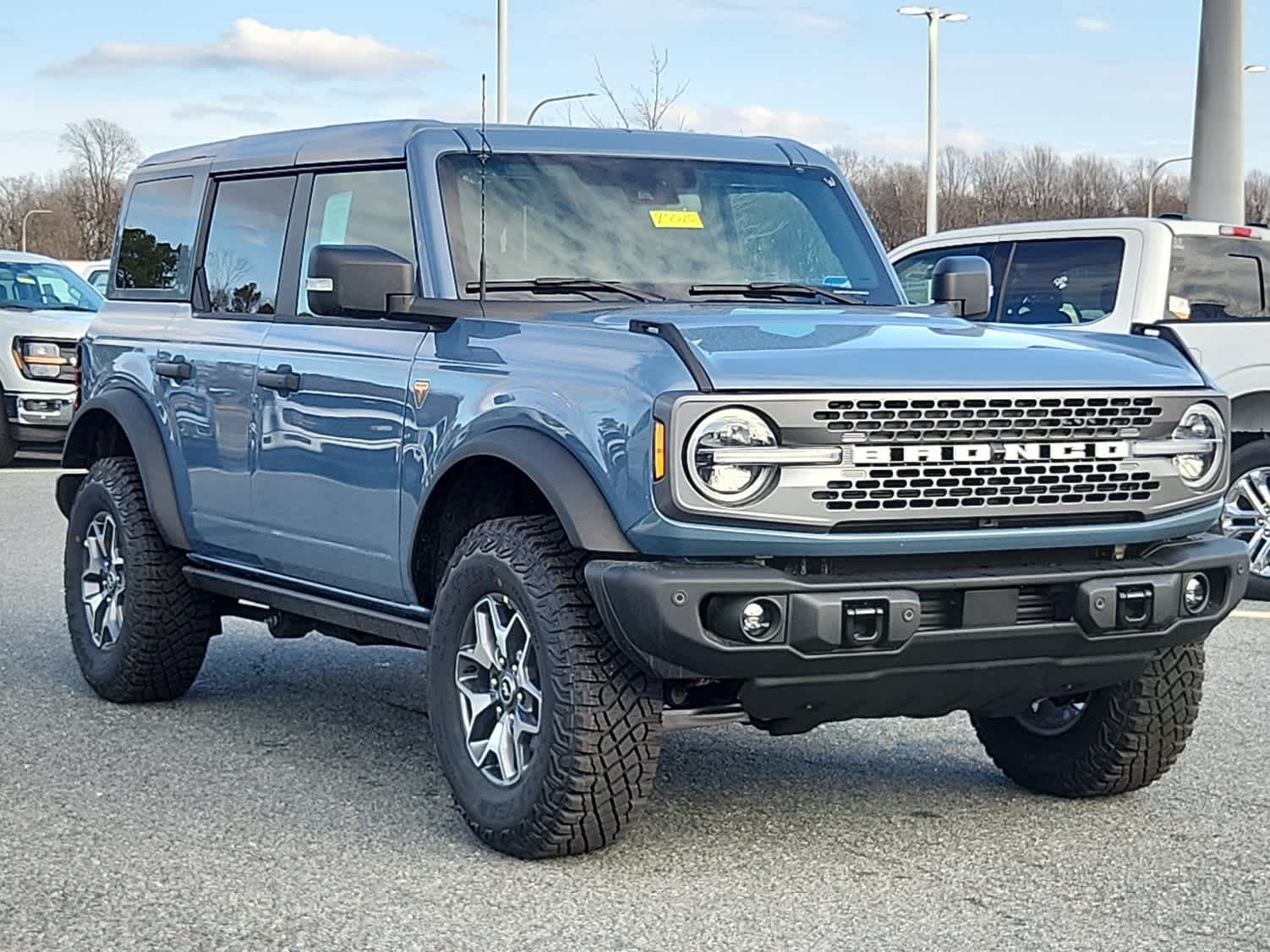 2025 Ford Bronco Badlands photo 2