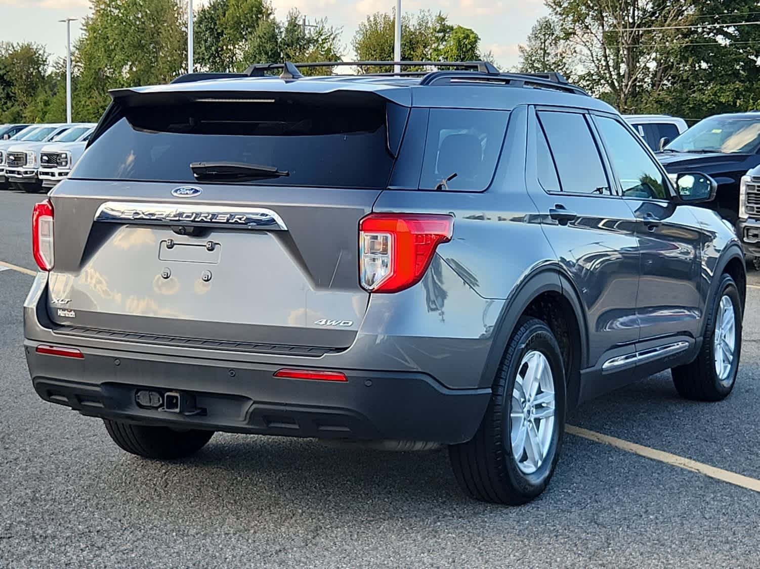 2021 Ford Explorer XLT photo 3