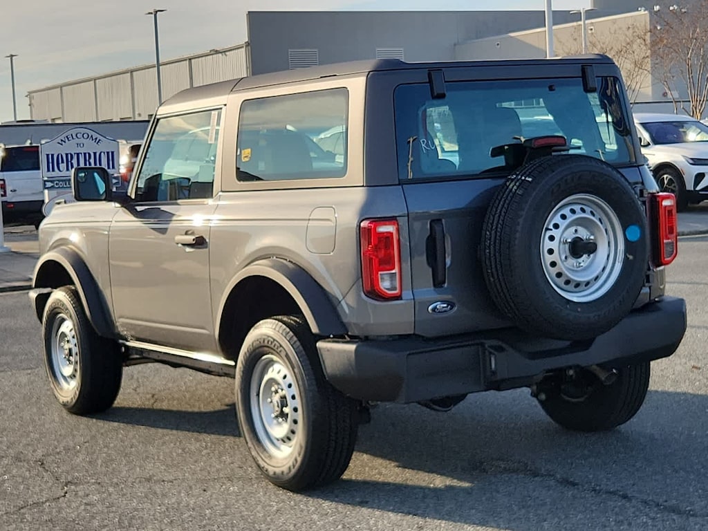 New 2025 Ford Bronco Base 4x4