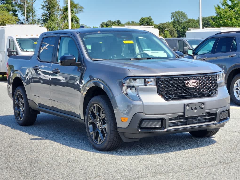 2025 Ford Maverick XLT photo 2