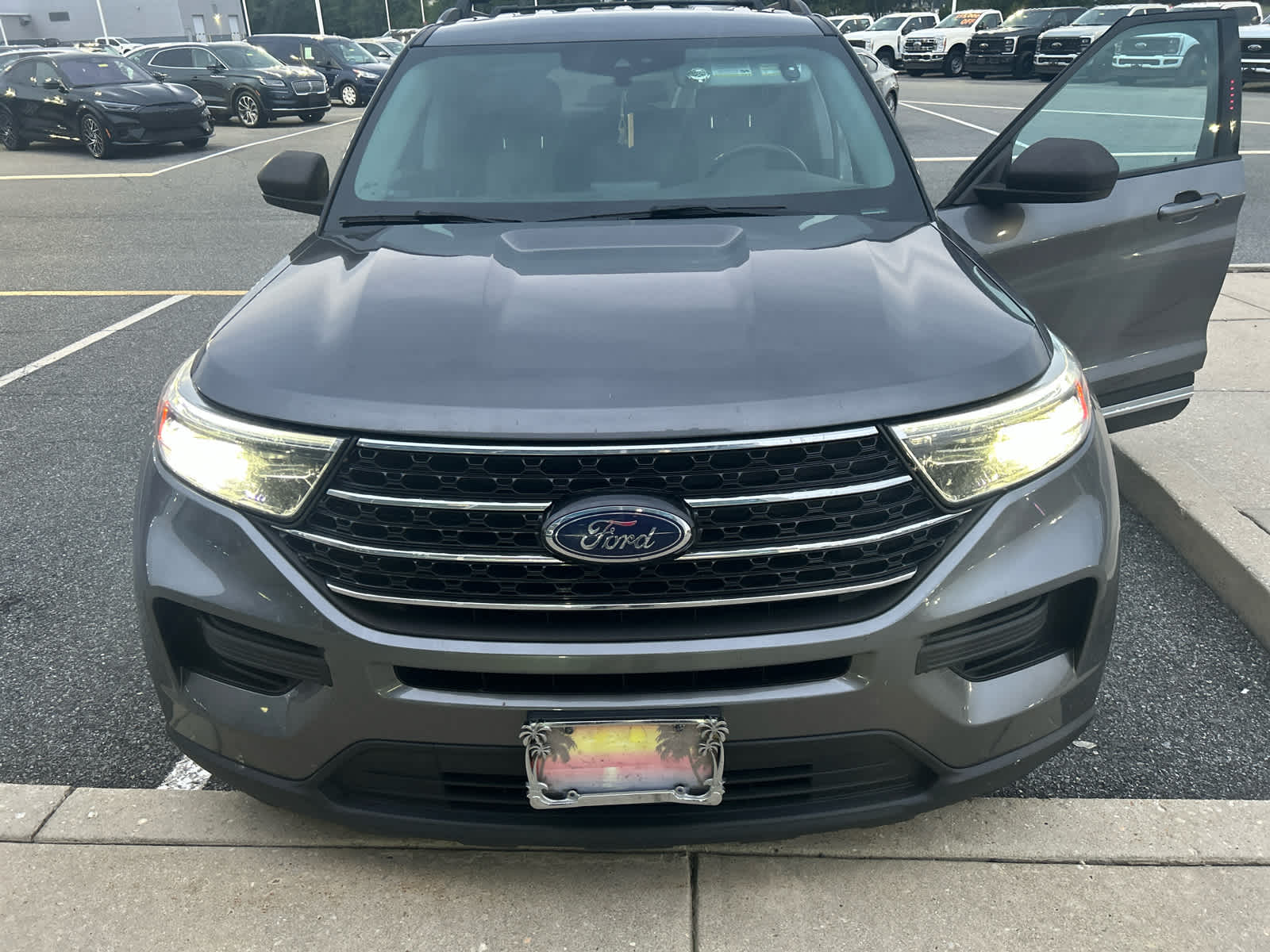 2021 Ford Explorer XLT photo 2