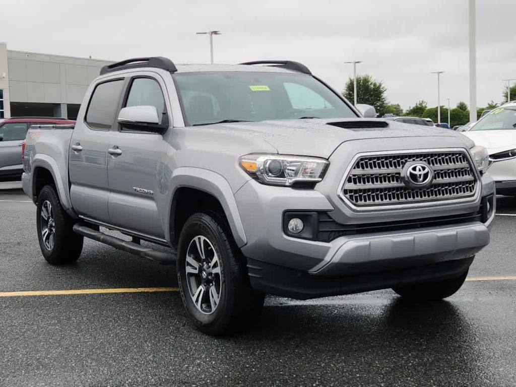 Used 2016 Toyota Tacoma TRD Sport 4WD Double Cab V6 AT Truck Double Cab