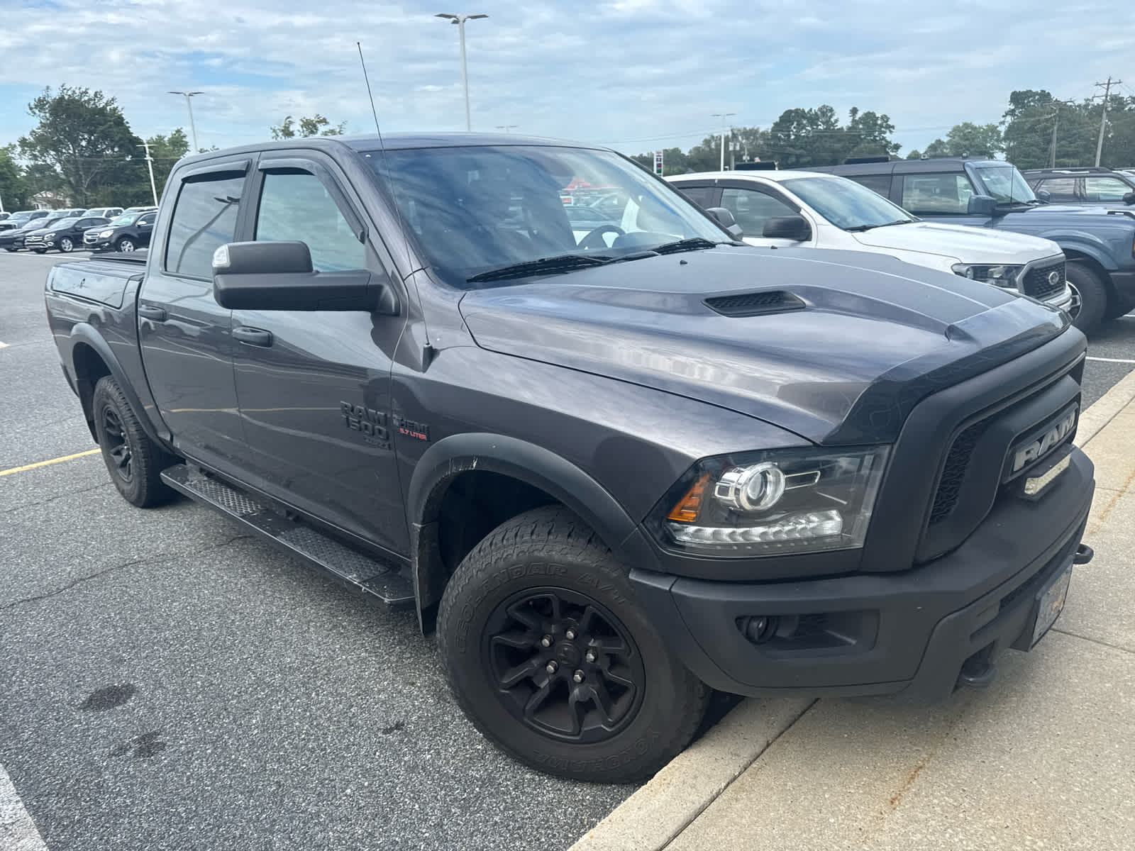 2021 Ram 1500 Classic SLT photo 3