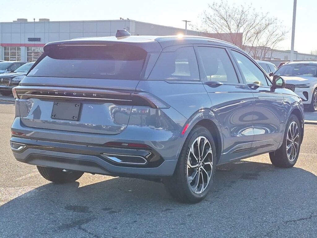 2026 Lincoln Nautilus Reserve photo 2