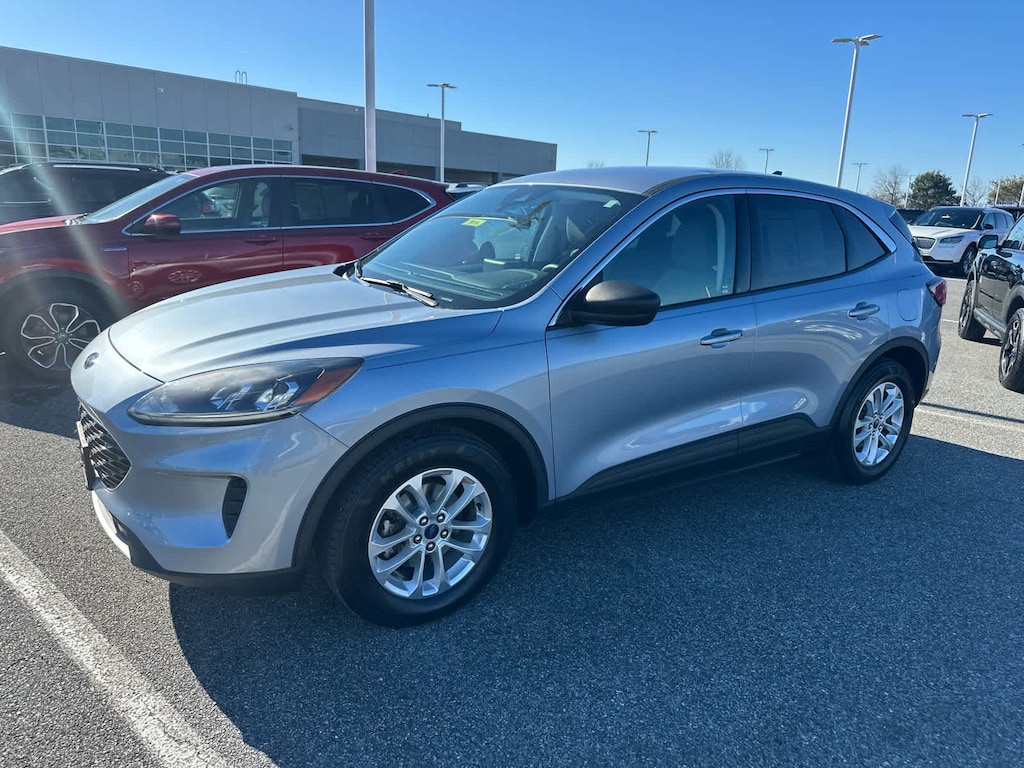 2022 Ford Escape SE photo 3