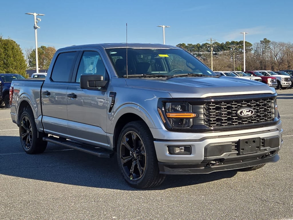 New 2025 Ford F-150 STX 4WD Supercrew 5.5 Box 4WD SuperCrew 5.5 Box